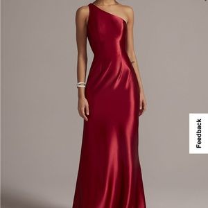 One-Shoulder Satin Sheath with Skirt Slit
JULES AND CLEO
D24NY22022